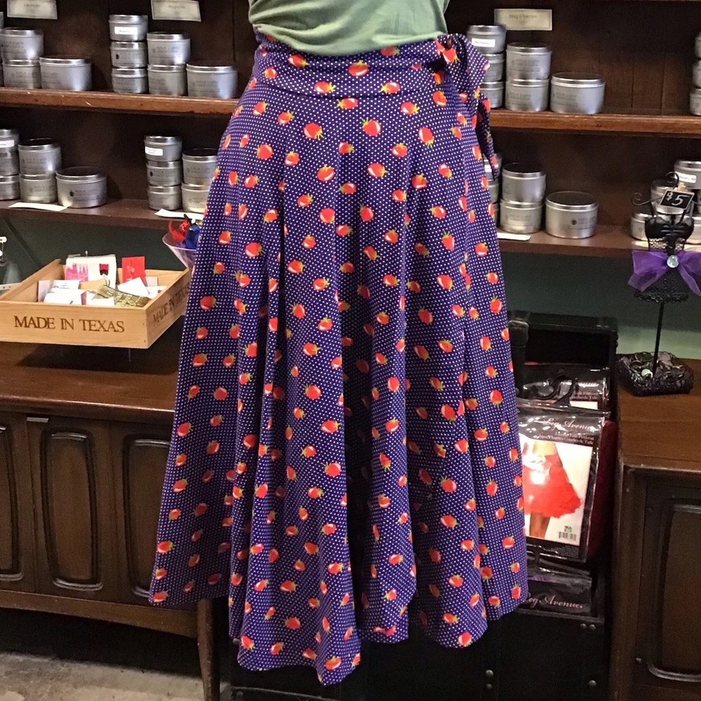 Effie’s Heart Pomodoro Roam Skirt, Tomato print, BNWT